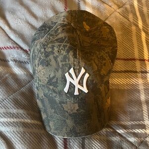 New York Yankees Camouflage Baseball Hat with White NY Patch